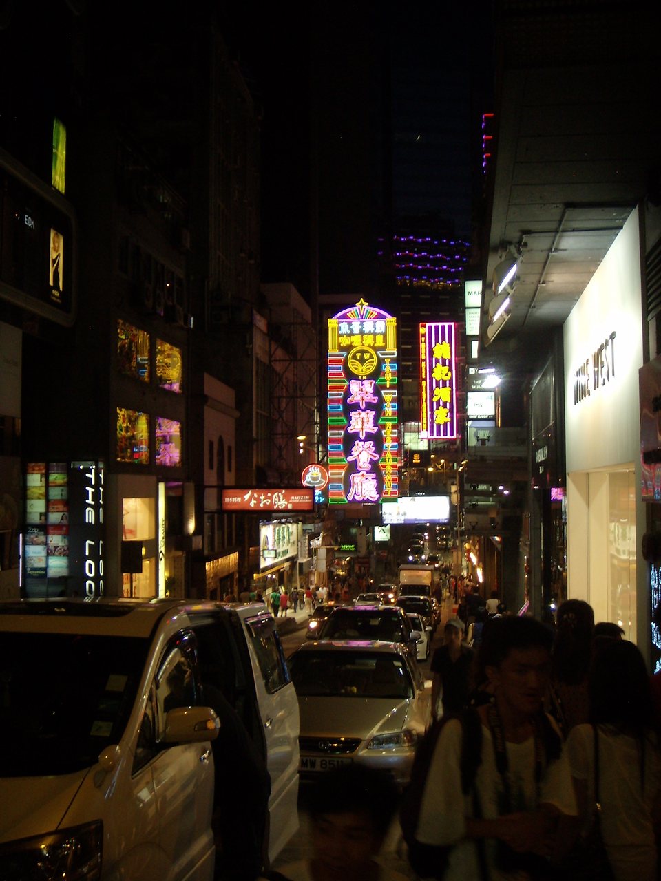 DSCN3509 Walking to Lan Kwai Fong