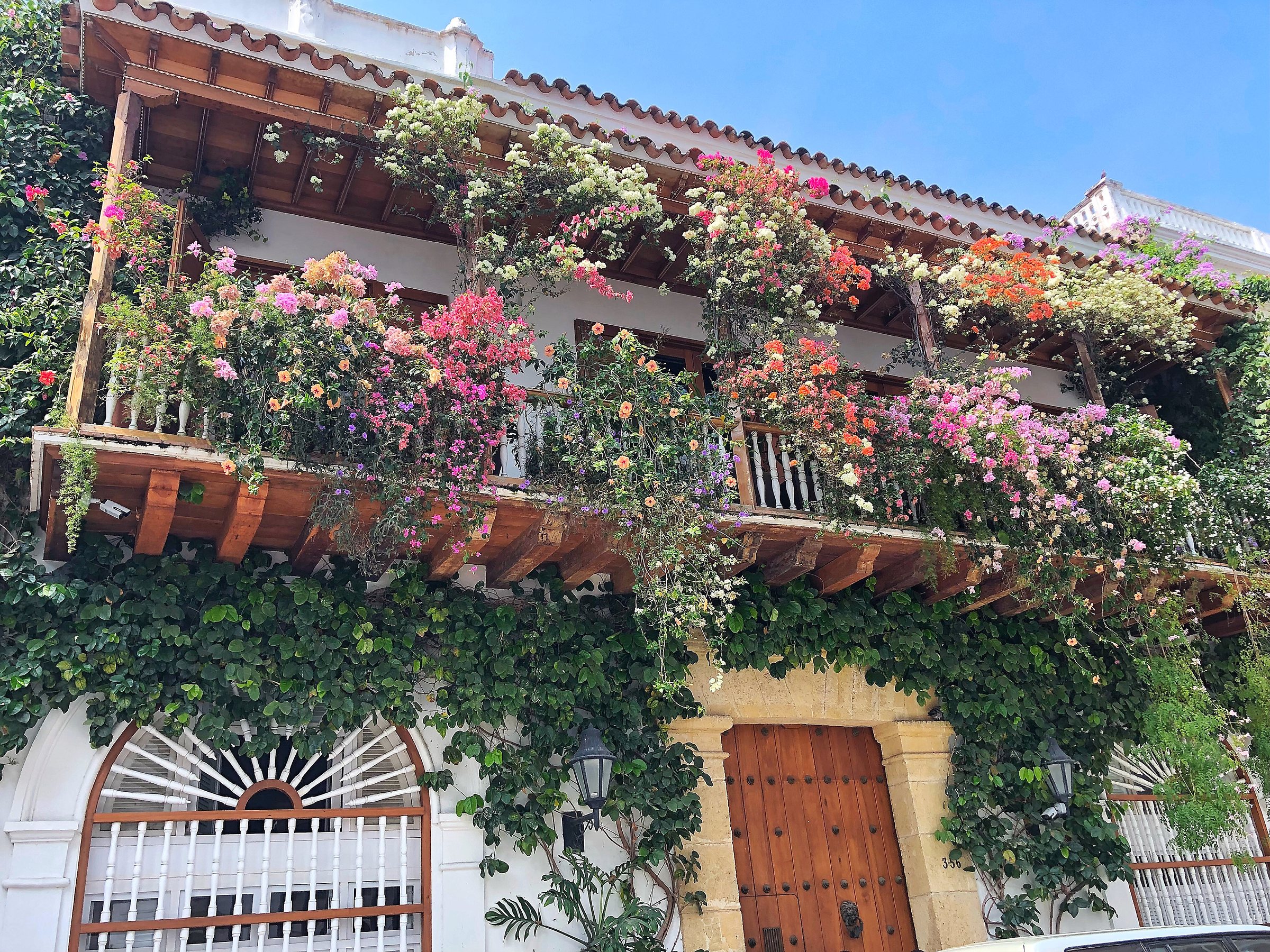 foodie guide to Cartagena, where to eat in Cartagena, eat and drink in Cartagena, ultimate dining guide to cartagena, colombia's jewel city, best eats in cartagena, best places to eat in cartagena, visiting cartagena colombia, vegetarian food in cartagena, what vegetarians can eat in cartagena, where vegetarians can eat in colombia, top vegetarian restaurants in colombia, ultimate guide to eating and drinking in cartagena colombia, top spots for vegetarians in cartagena, what vegetarians can eat in cartagena