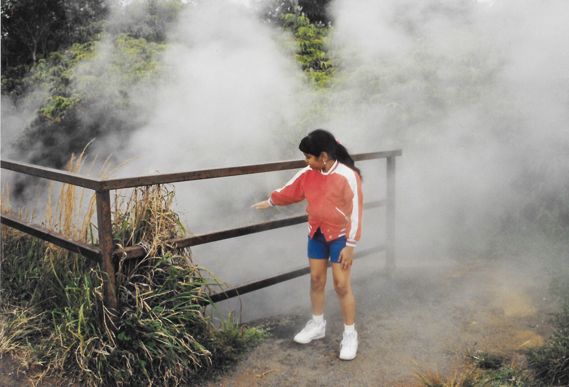 lava rock in Hawaii, Big Island of Hawaii things to do, ultimate guide to Big Island Hawaii, what to see in Big Island, Hawaiian island itineraries, guide to Big Island Hawaii, five-day Big Island itinerary, five-day guide to Big Island Hawaii, volcanoes park in hawaii, how to see lava in Hawaii, where to see lava in hawaii, lava falling into ocean Hawaii