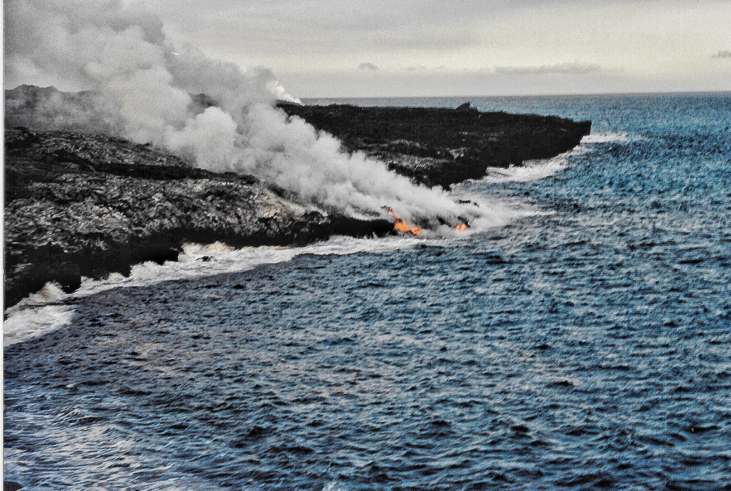 lava rock in Hawaii, Big Island of Hawaii things to do, ultimate guide to Big Island Hawaii, what to see in Big Island, Hawaiian island itineraries, guide to Big Island Hawaii, five-day Big Island itinerary, five-day guide to Big Island Hawaii, volcanoes park in hawaii, how to see lava in Hawaii, where to see lava in hawaii, lava falling into ocean Hawaii