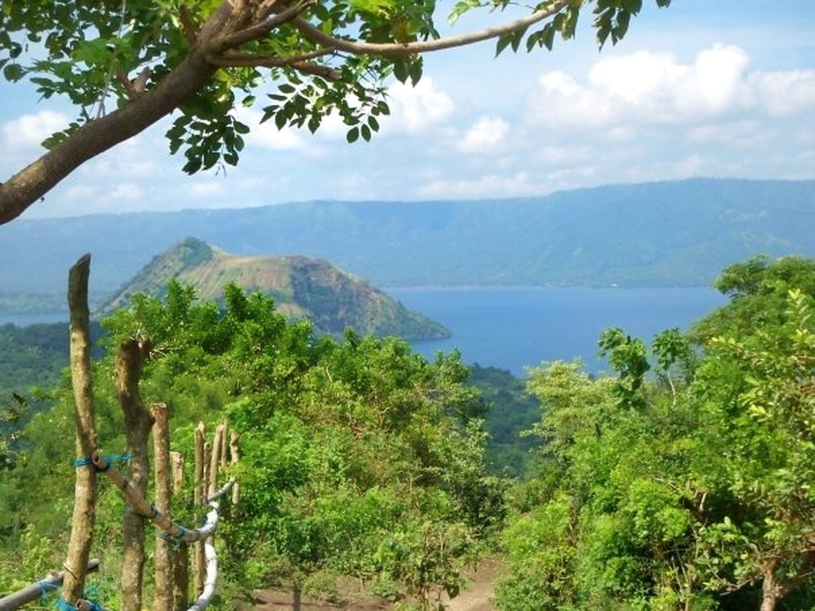scenic taal crater trail 