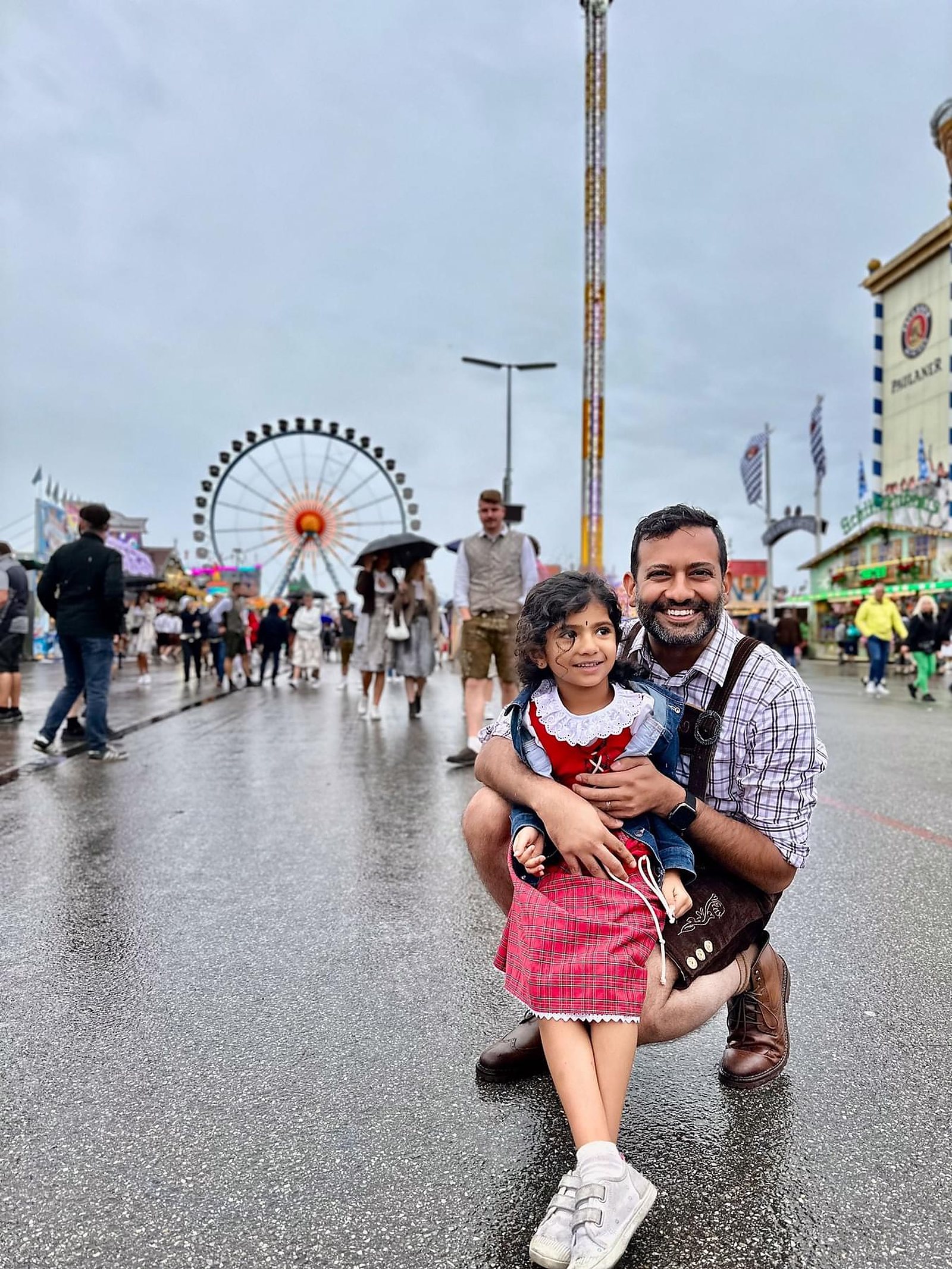 kids at oktoberfest 